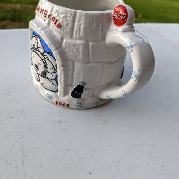 Coca Cola Igloo Polar Bear Coffee Mug - Picture 8 of 13